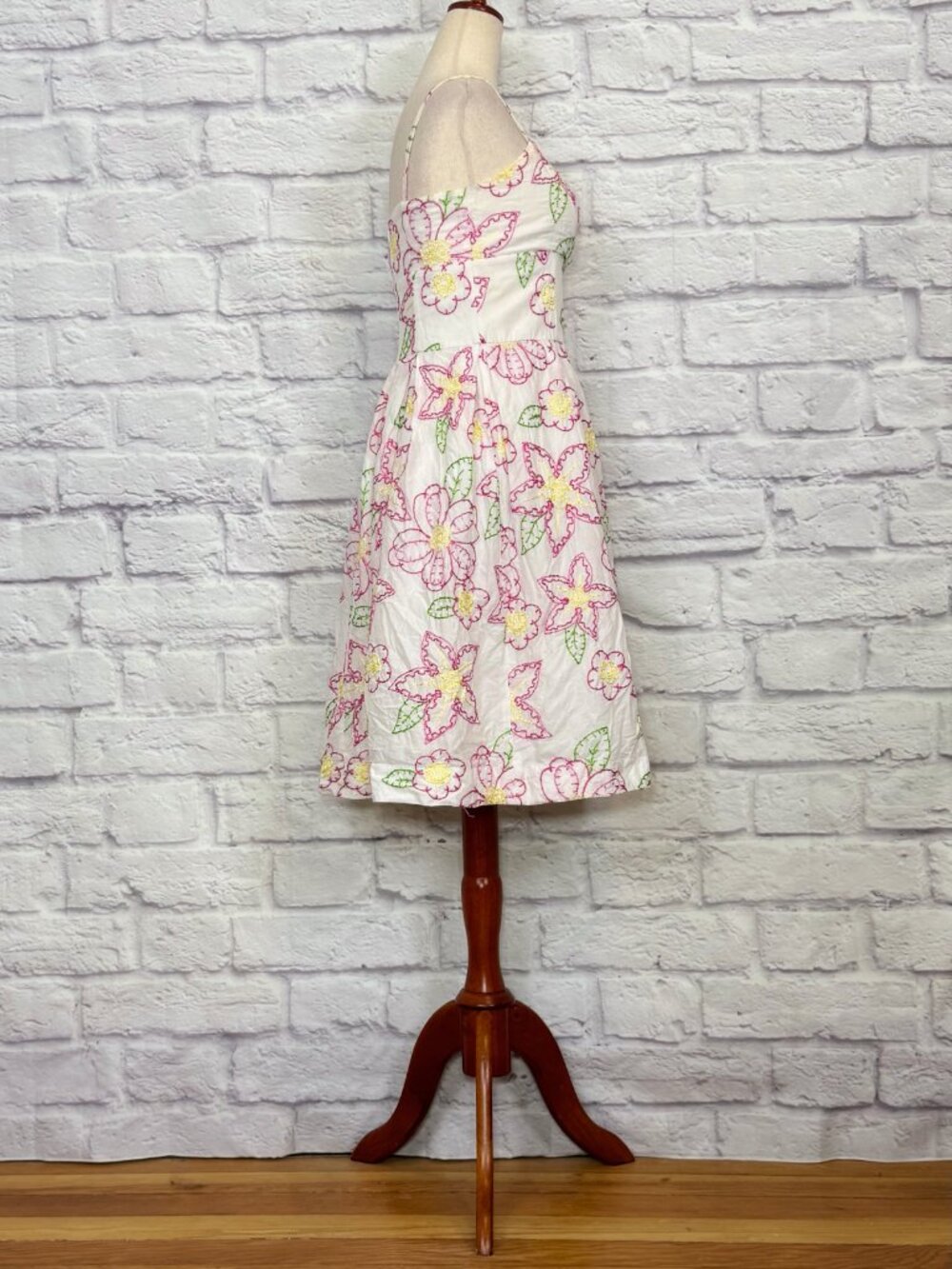 Lilly Pulitzer White Cotton Floral Embroidered Sundress - Picture 3 of 6